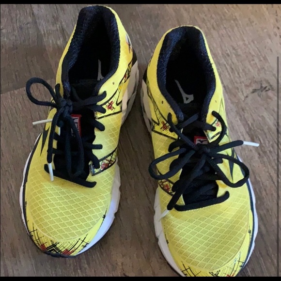 Mizuno Wave Inspire 10 Running Shoe - Picture 2 of 4